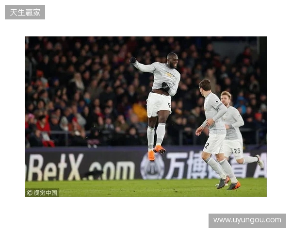 记者:18岁前锋莱西未入选曼联本场名单,阿莫林决定征召舍什科